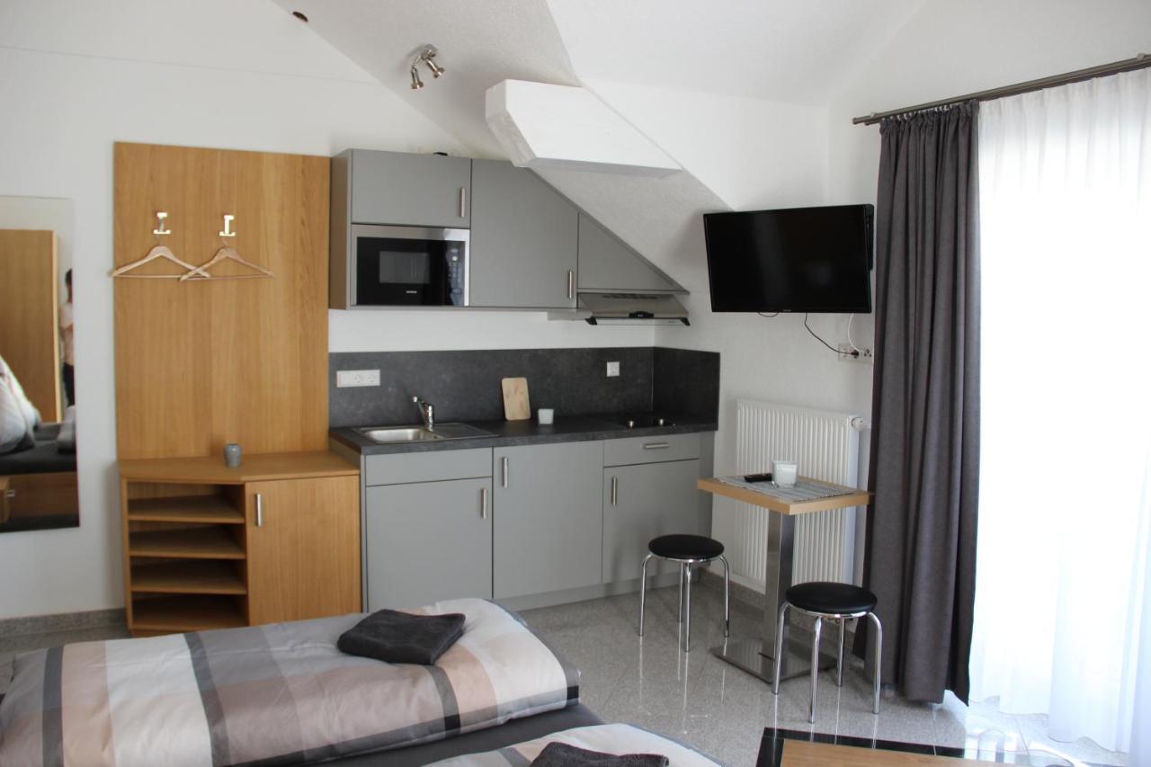 Aparthotel Zum Kreuzritter Wuestenrot Exteriér fotografie